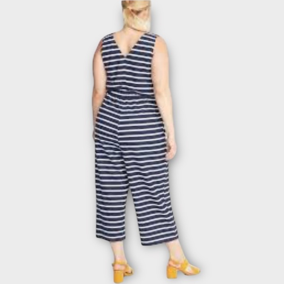 Old Navy Cropped Wide Leg Sleeveless Navy Striped Knit Jumpsuit Medium Tall - Picture 14 of 14